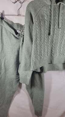 Cupcakes and Cashmere Sage Green Cable Knit Hoodie and Joggers Lounge Set, size
